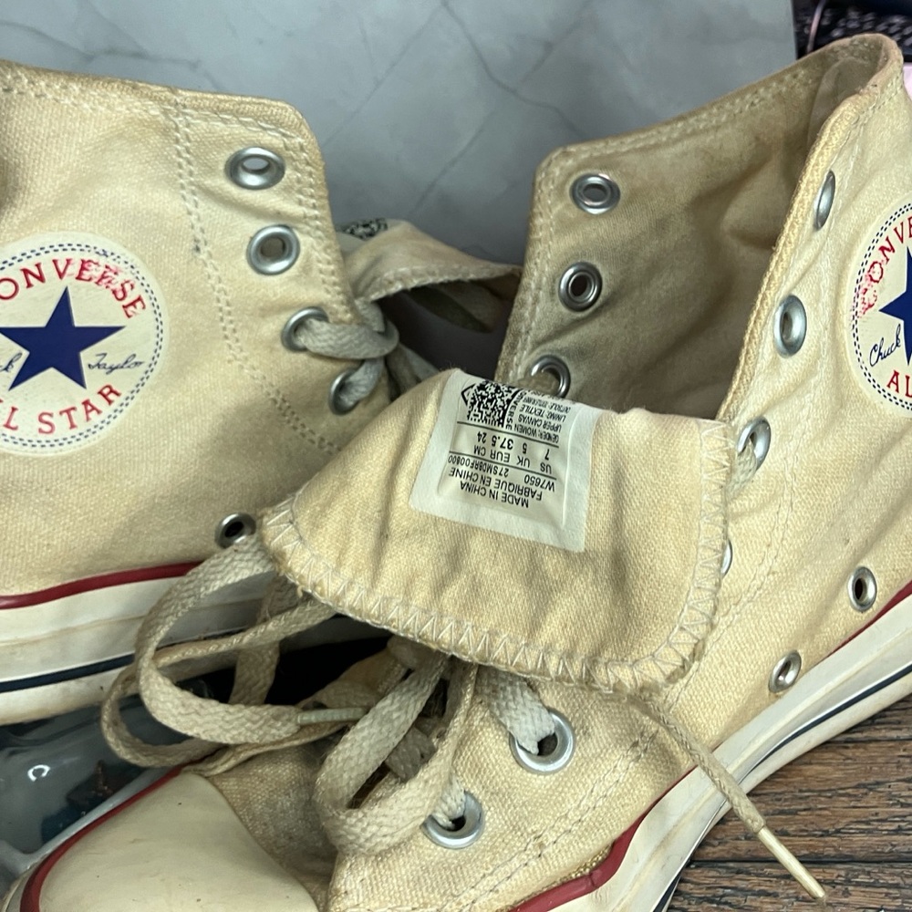 Converse Chuck Taylor All Star High Tops Women’s size 7 Punk-Style Distressed